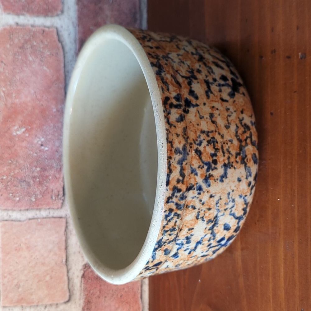 Vintage RedWing Spongeware Pottery bowl / dog bowl 7"